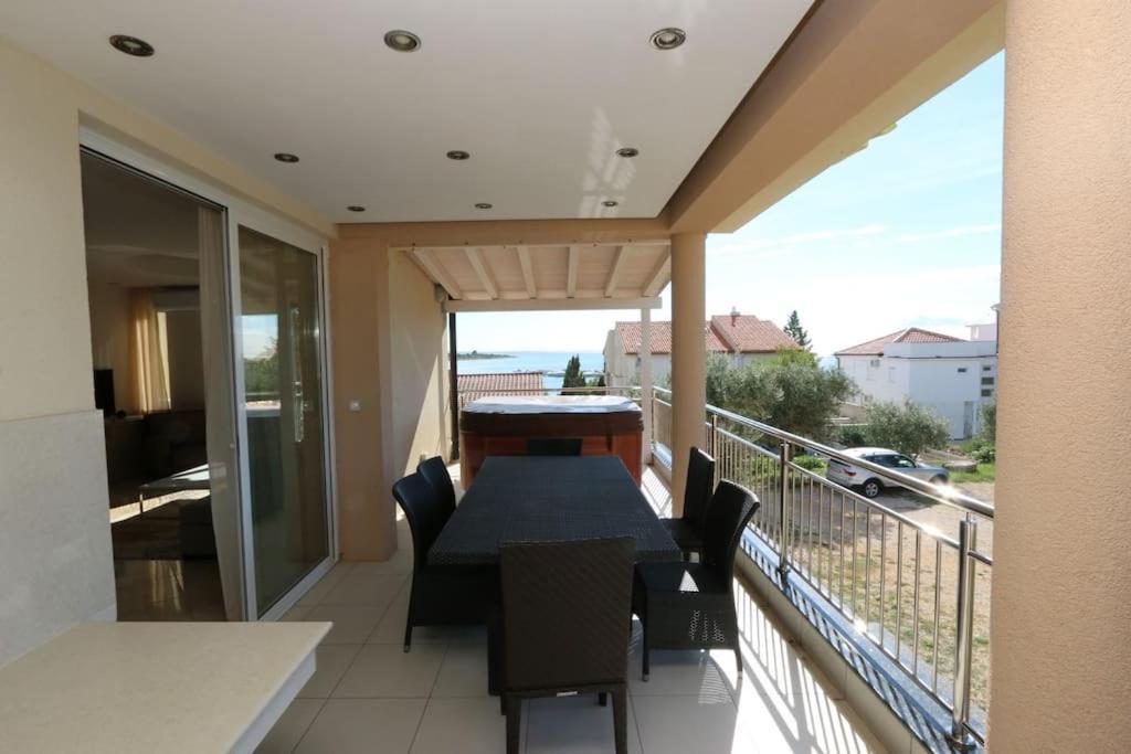 Kristal Paris Resort Novalja Zewnętrze zdjęcie